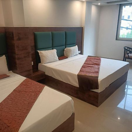 ניו דלהי Family Hotel Tark Near Igi Airport Delhi מראה חיצוני תמונה