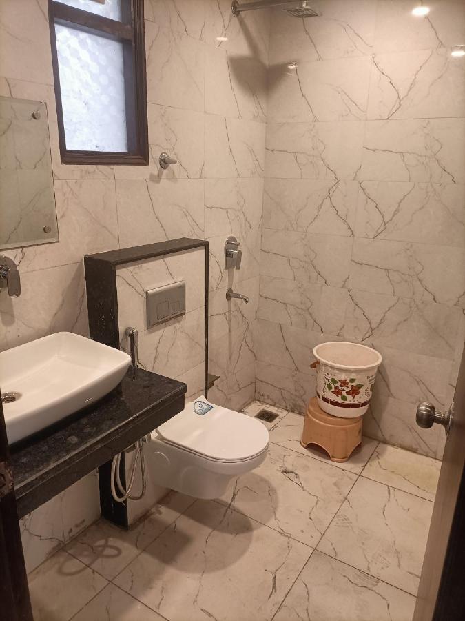 ניו דלהי Family Hotel Tark Near Igi Airport Delhi מראה חיצוני תמונה