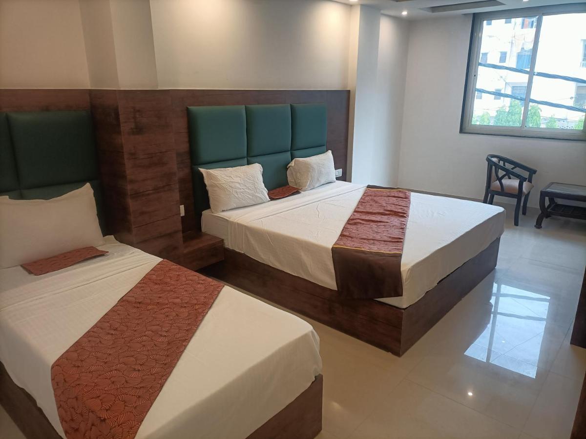 ניו דלהי Family Hotel Tark Near Igi Airport Delhi מראה חיצוני תמונה