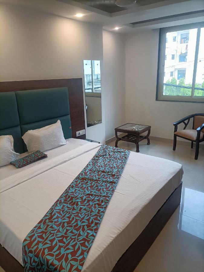 ניו דלהי Family Hotel Tark Near Igi Airport Delhi מראה חיצוני תמונה