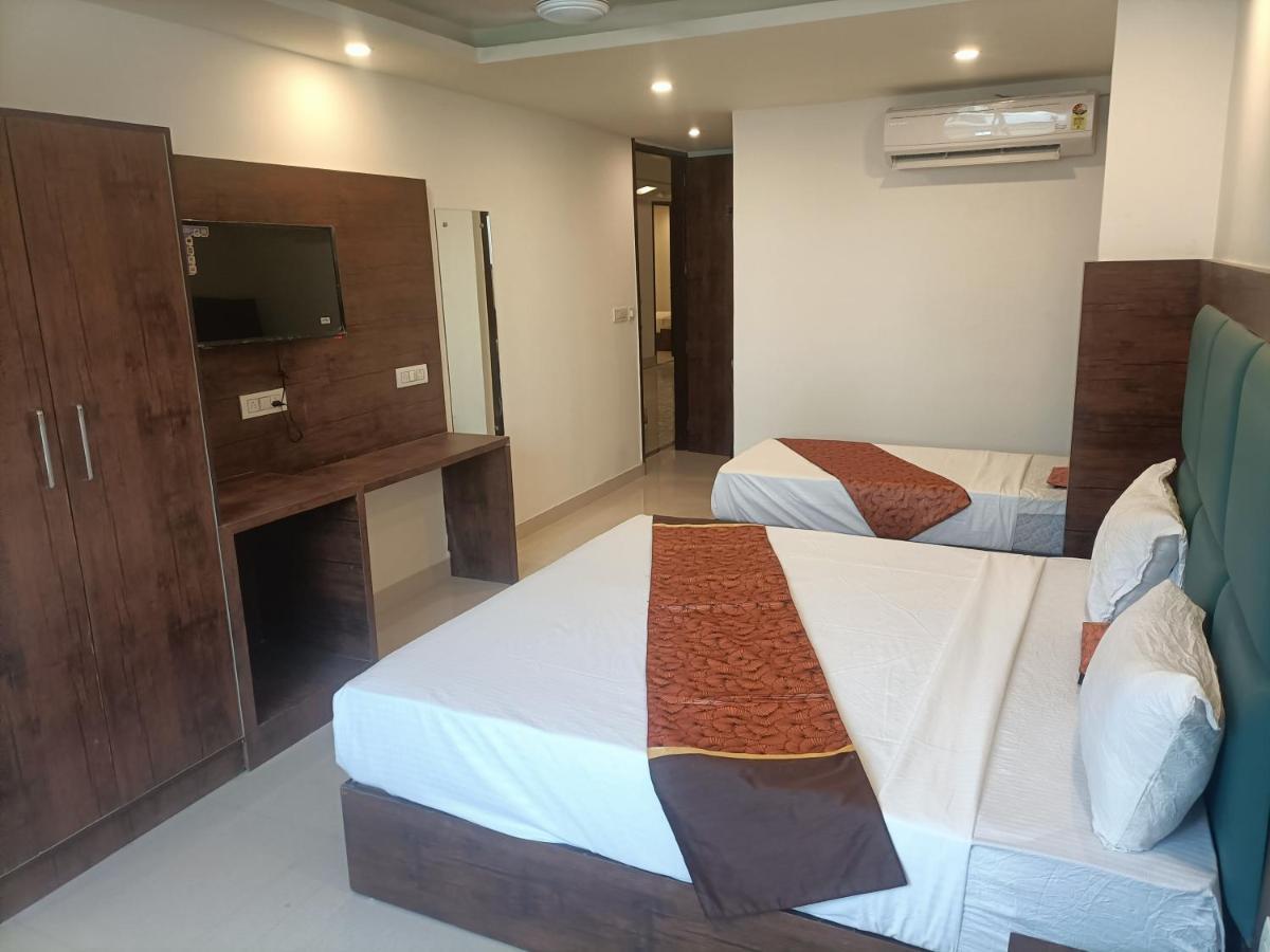 ניו דלהי Family Hotel Tark Near Igi Airport Delhi מראה חיצוני תמונה