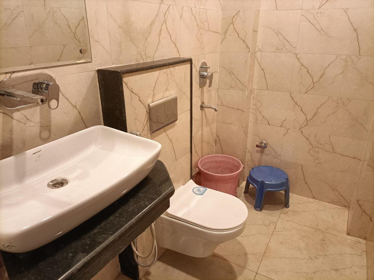 ניו דלהי Family Hotel Tark Near Igi Airport Delhi מראה חיצוני תמונה