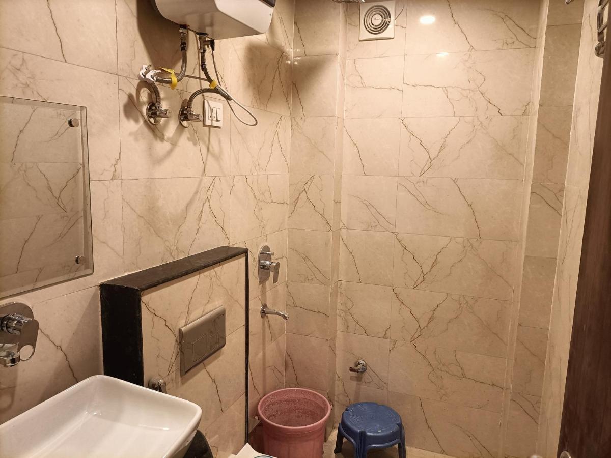 ניו דלהי Family Hotel Tark Near Igi Airport Delhi מראה חיצוני תמונה
